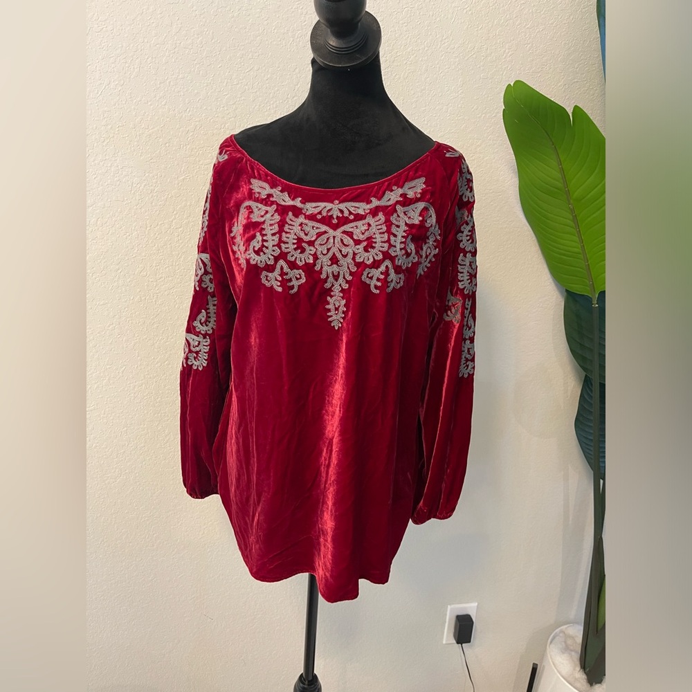 Sundance red velvet holiday festive embroidered top Sz Large Petite - Picture 2 of 6